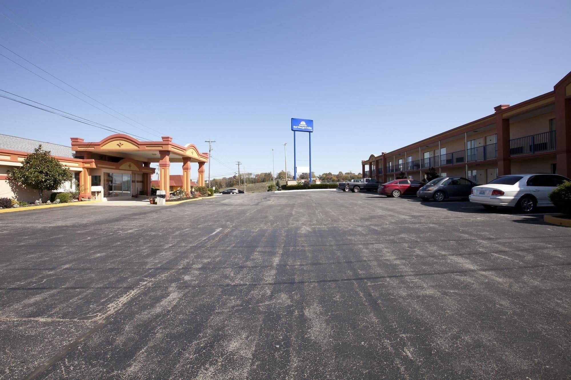 Americas Best Value Inn & Suites Williamstown Exterior photo